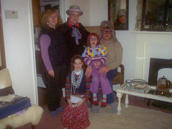 famhallo.jpg